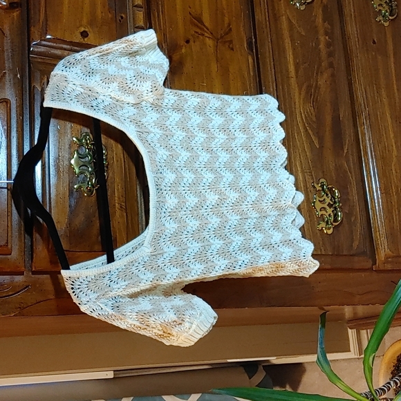 NEW Kendall & Kylie Vanilla & Sand Knit Crop Top Size XS - Picture 3 of 6